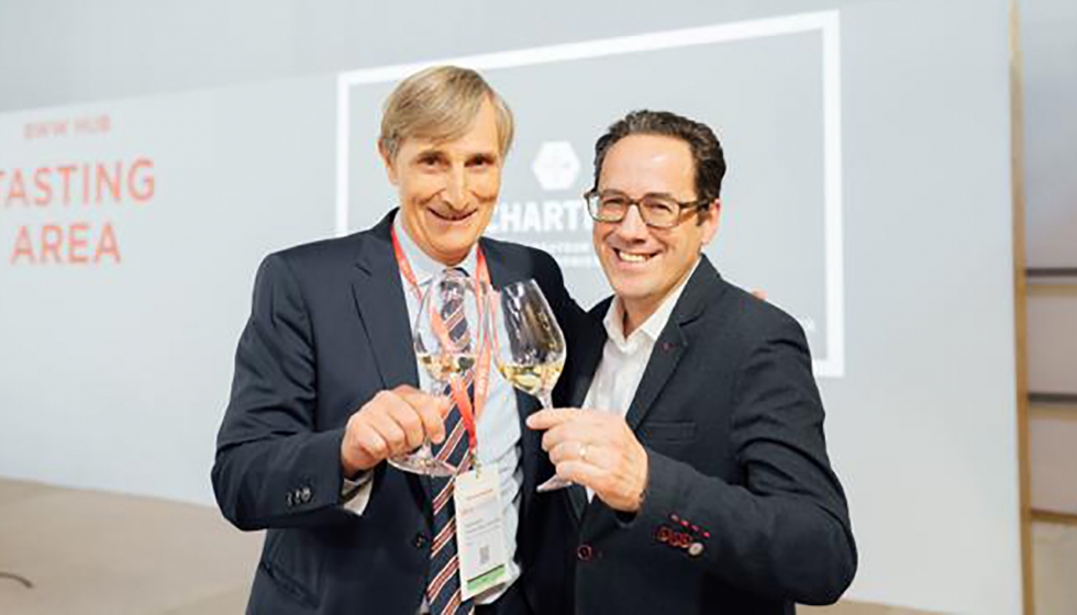 El presidente de la DO Cava, Javier Pags, brindando junto a Franois Chartier, mximo experto mundial en sabores y armonas...