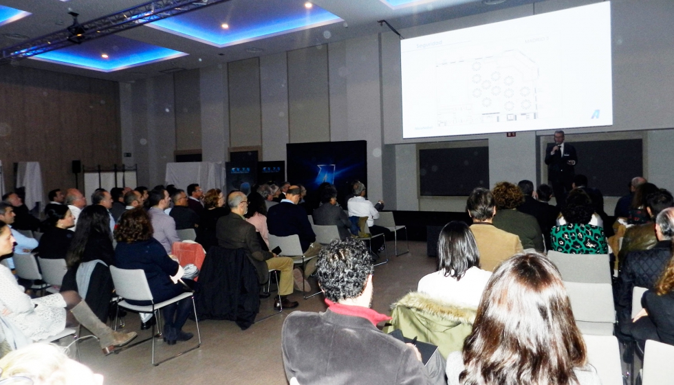 Asistentes a la presentacin de AkzoNobel en Madrid el pasado 4 de febrero en el Hotel Riu Plaza Espaa