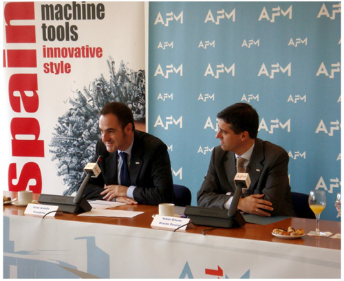 Koldo Arandia, Presidente de AFM y Xabier Ortueta, Director General, presentan los datos a la prensa