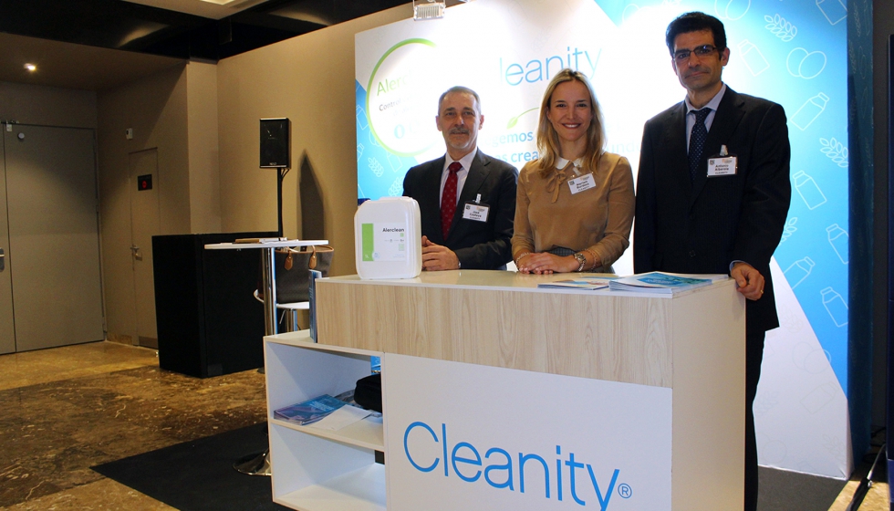 El equipo Cleanity en AECOC: Jos Costoya, Mariam Burdeos y Antonio Alberola
