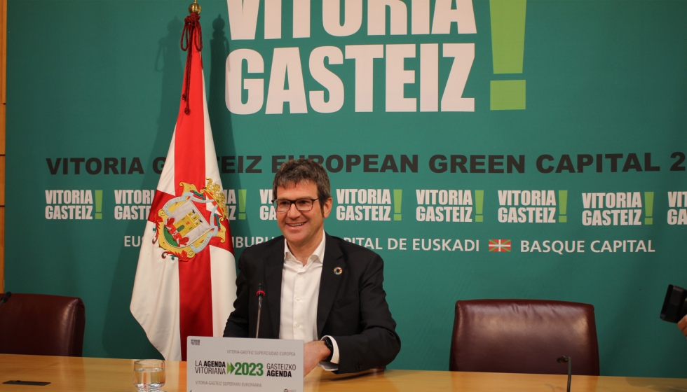 El alcalde de Vitoria-Gasteiz, Gorka Urtaran...