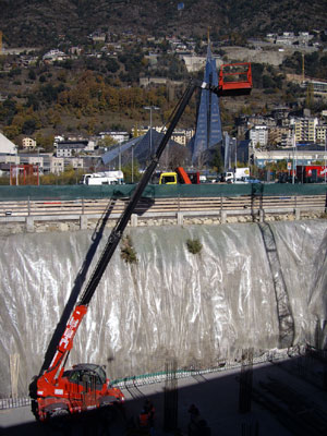 Manipulador telescpico de 21 m de Alco en la construccin de un parking en Escaldes-Engodany