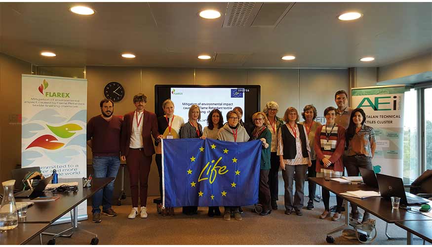 El equipo del proyecto Life-Flarex y los representantes de la Comisin Europea durante la reunin en Terrassa
