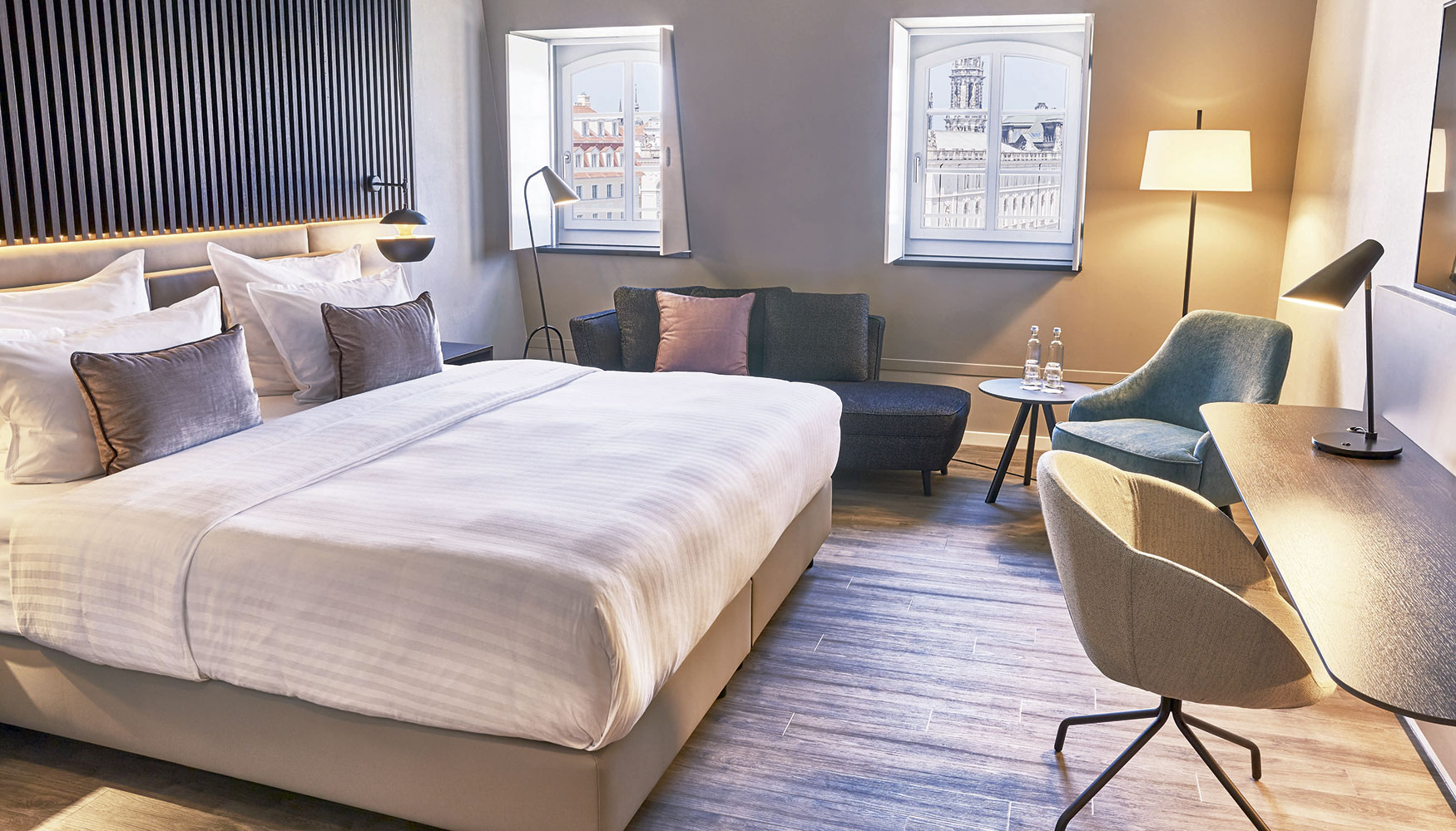 El Steigenberger Hotel de Saxe de Dresde ha renovado sus 186 habitaciones y suites con Altro Ensemble en un tamao de lama de 125 x 1.000 mm...