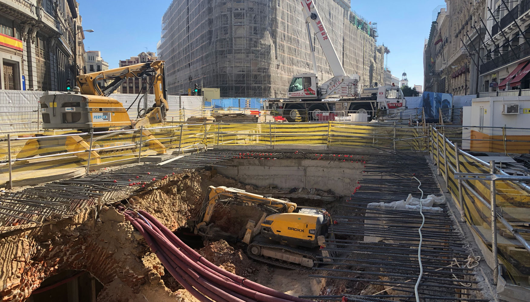 Los robots estuvieron equipados en la mayora de los casos con martillos hidrulicos de demolicin