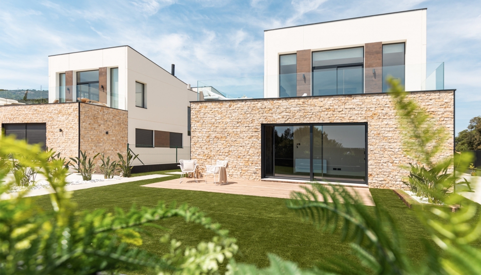 Technal aporta sus ventanas en el disfrute de una vivienda mediterránea -  Arquitectura y Construcción
