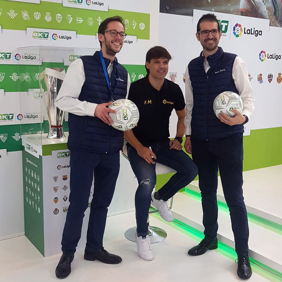 Fernando Morientes, embajador de La Liga, visit el stand de BKT en FIMA