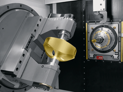 El concepto innovador de amarre de la Ideo no tiene l�mites. Con la rotaci�n de los dos ejes es posible mecanizar en todas las 6 caras de la pieza...