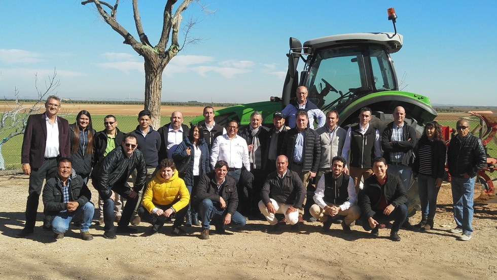 El grupo de profesionales latinoamericanos, durante su visita al centro de SDF en Toledo