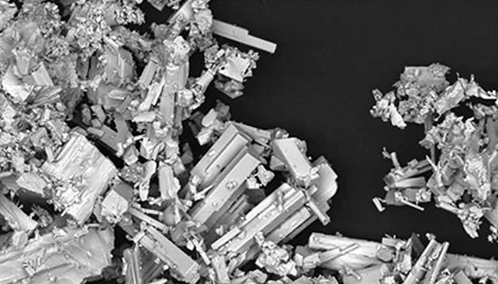 Fragmento de coltn (niobio y tntalo), visto en el Laboratorio de Microsccopa del Centro Nacional de Investigaciones Metalrgicas. / CENIM (CSIC)...
