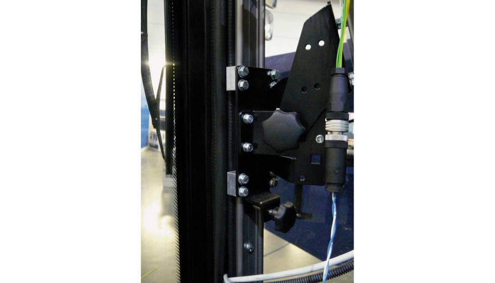 Una gua lineal Drylin W permite ajustar la altura de los controles. Foto: Igus GmbH