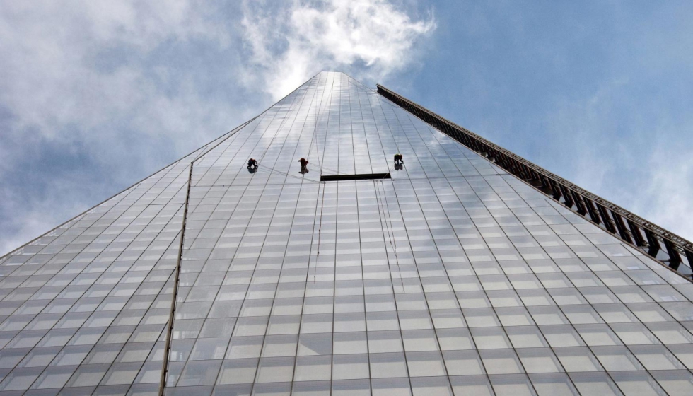 Un limpia ventanas sobrevive a caída de 11 pisos en EE.UU.