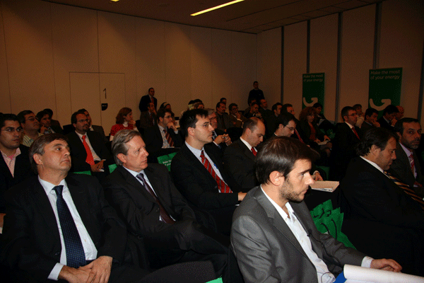 Pblico asistente a la presentacin de Schneider Electric en el Hotel Amrica de Madrid