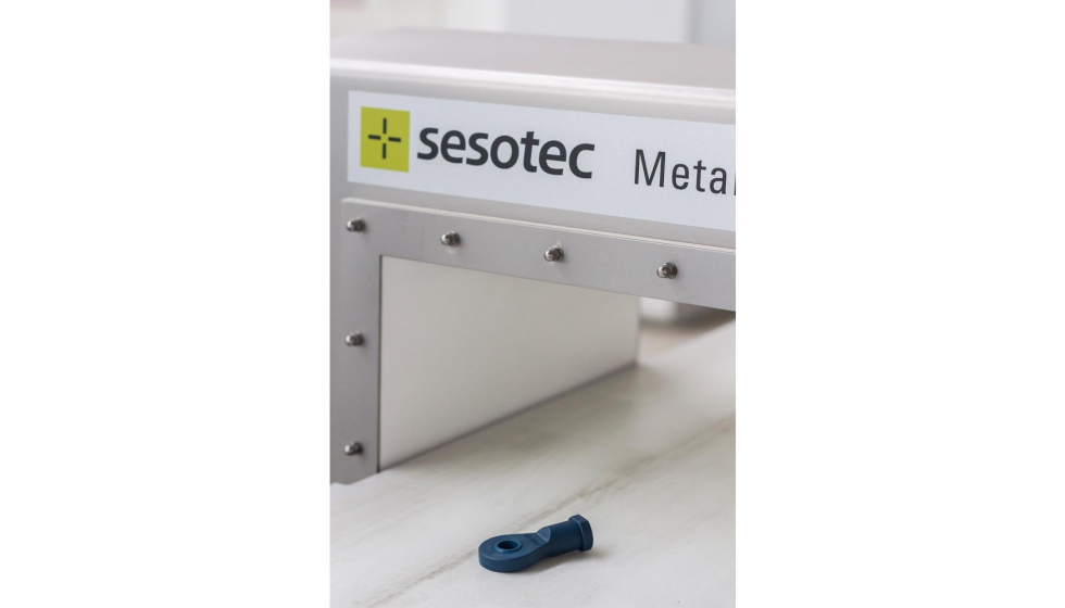 Los detectores de metales de Sesotec GmbH pudieron identificar fragmentos de los nuevos materiales de igus de hasta 0,02 g. Fuente: igus GmbH...