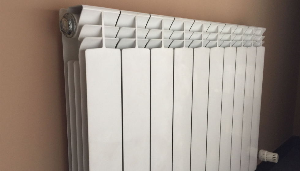 El invento para potenciar el calor de los radiadores: se instala en  segundos y ahorra en calefacción