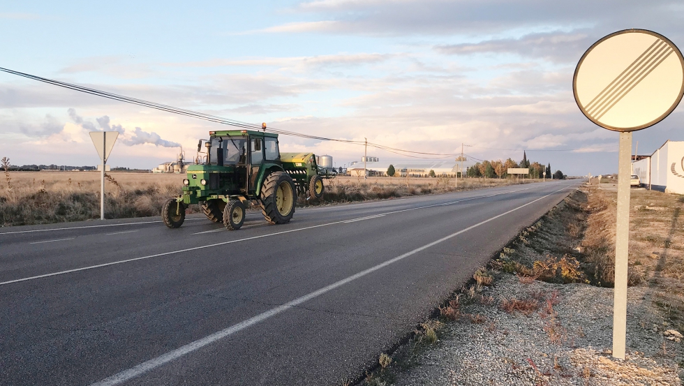 En general, la maquinaria agrcola puede circular siguiendo las pautas establecidas por la legislacin vigente