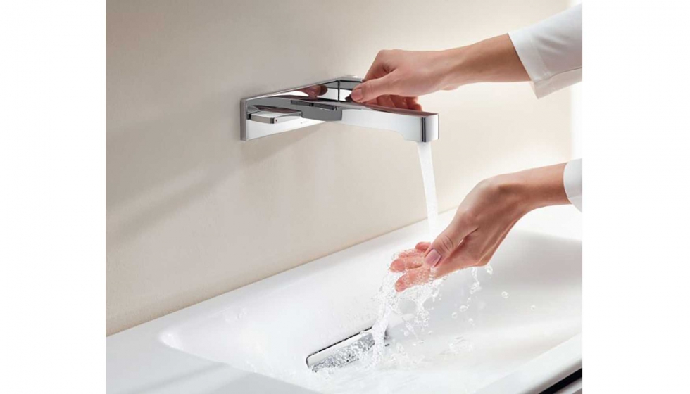 El consumo medio de agua en los hogares espaoles asciende a 132 litros por persona al da y el bao concentra el 70% del total...