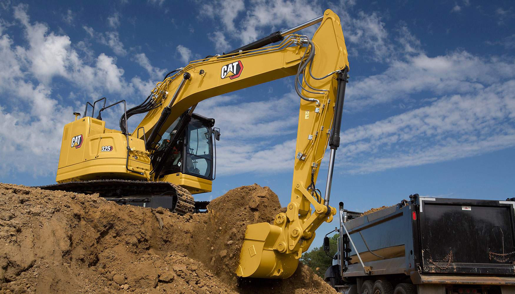 La excavadora Cat 325 de ltima Generacin reduce los costes de mantenimiento hasta en un 20% en comparacin con la 325F gracias a unos intervalos de...