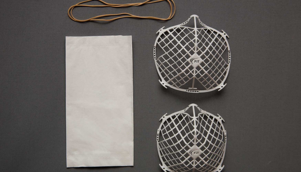 El kit consta de dos cestas de plstico idnticas entre las que se puede introducir cualquier material filtrante, desde un pauelo de papel...