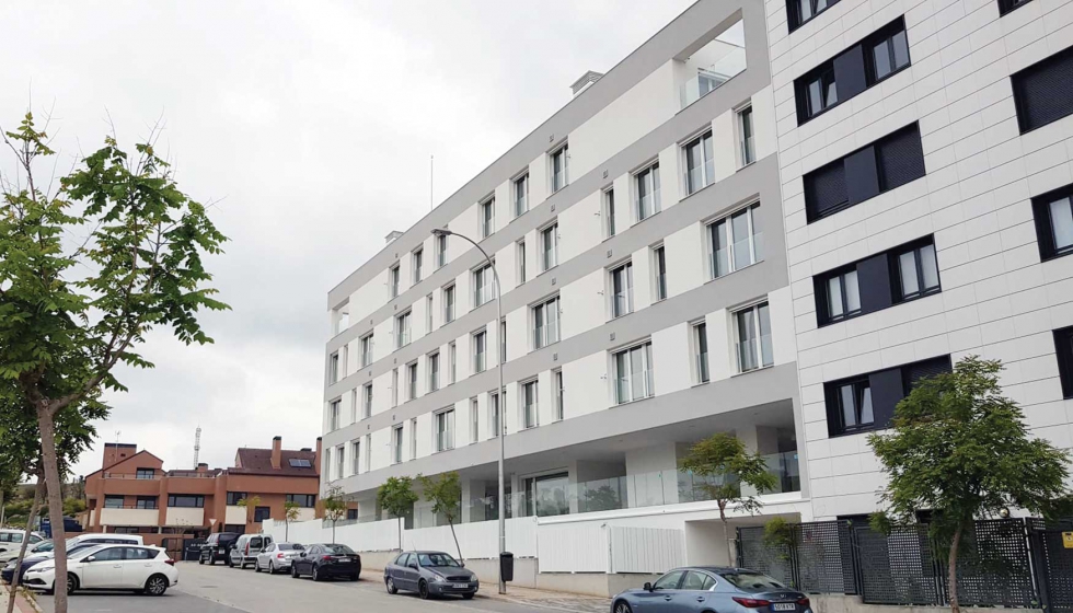 Otra perspectiva del edificio de viviendas Passivhaus construido en Madrid por DMDV Arquitectos