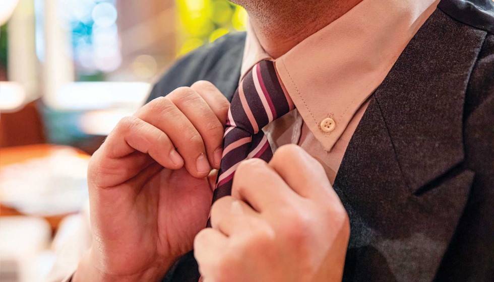 Corbata ajustable con corte vintage y extra ancho para Sushita, uno de los proyectos de Vranded