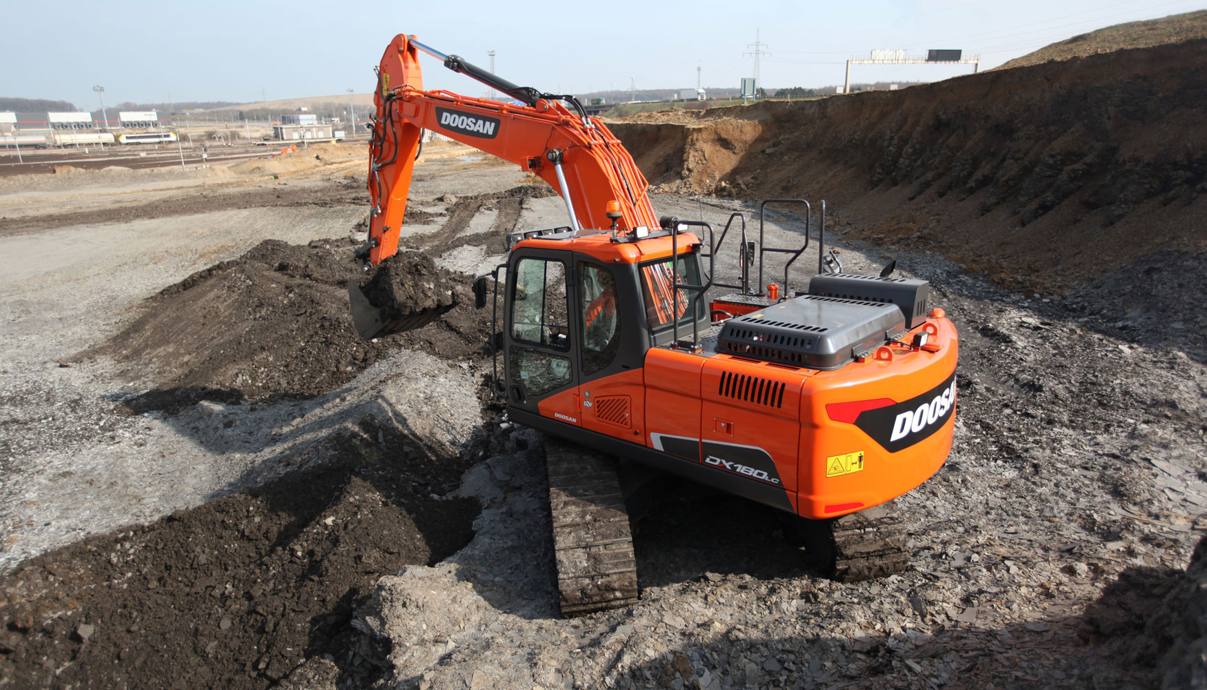 Excavadora de orugas Doosan DX180LC-5, de 18,5 toneladas
