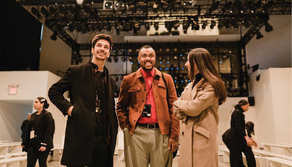 Sergi Sauras y Mery Garriga junto a Christopher John Rogers. Foto: Montse Capdevila