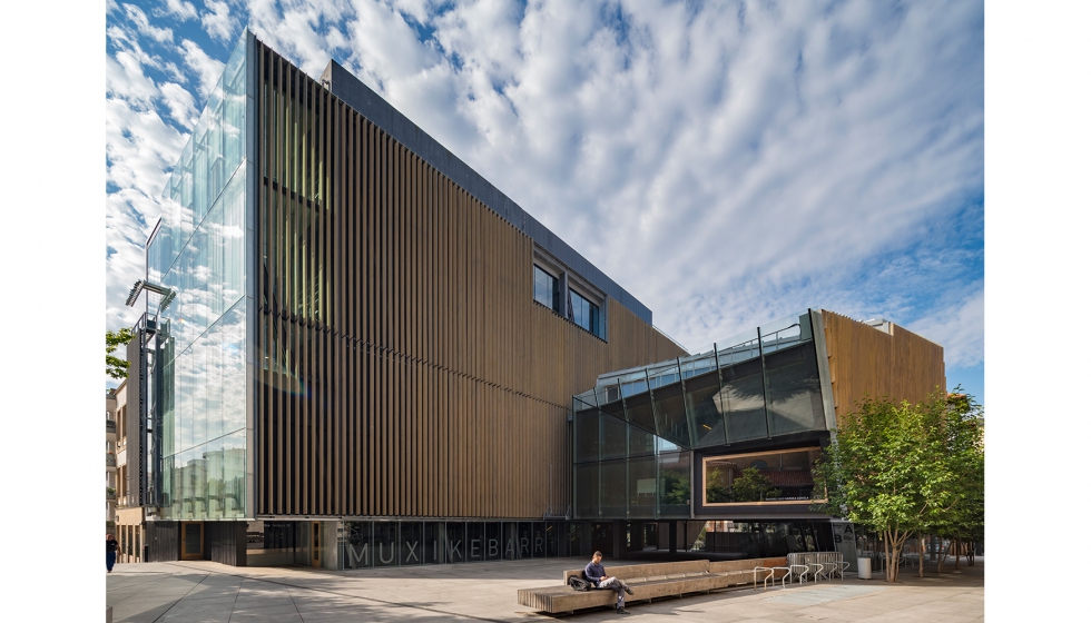 Centro de Artes Escnicas Muxikebarri y Escuela de Msica en Getxo