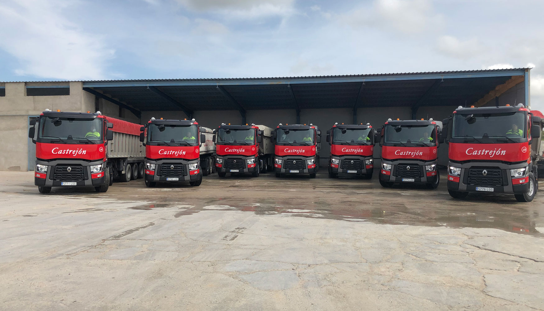 Las siete tractoras Renault Trucks adquiridas por Hormigones Castrejn