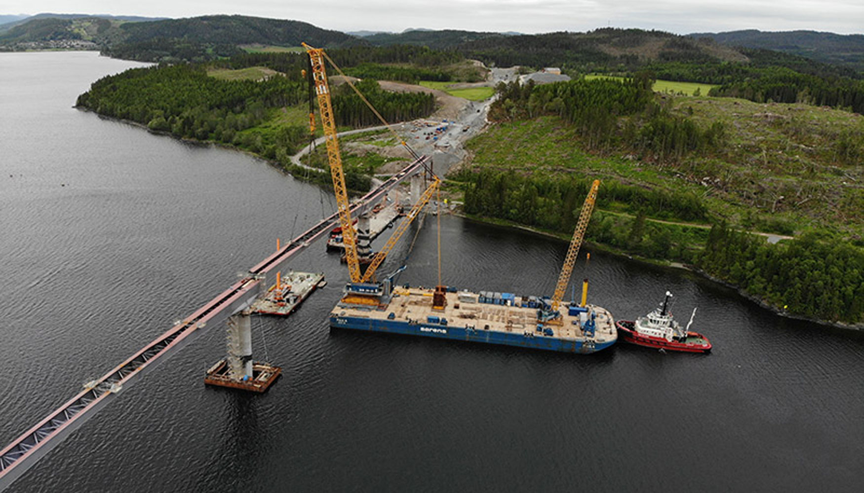 Sarens instala un puente de 580 metros de longitud en Noruega