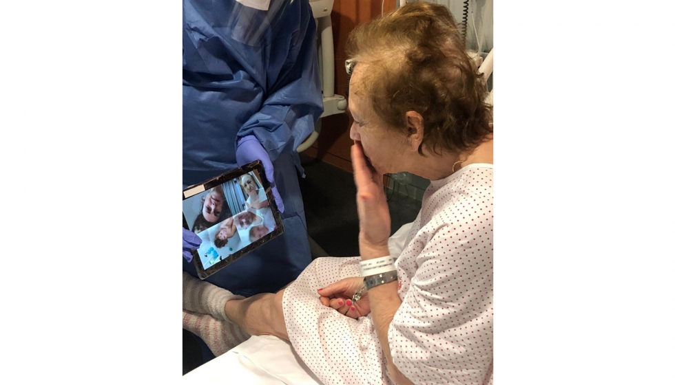 El momento más esperado por los pacientes, la videollamada con sus seres queridos. Imagen cedida por la Obra Social San Juan de Dios... El momento más esperado por los pacientes, la videollamada con sus seres queridos. Imagen cedida por la Obra Social San Juan de Dios...