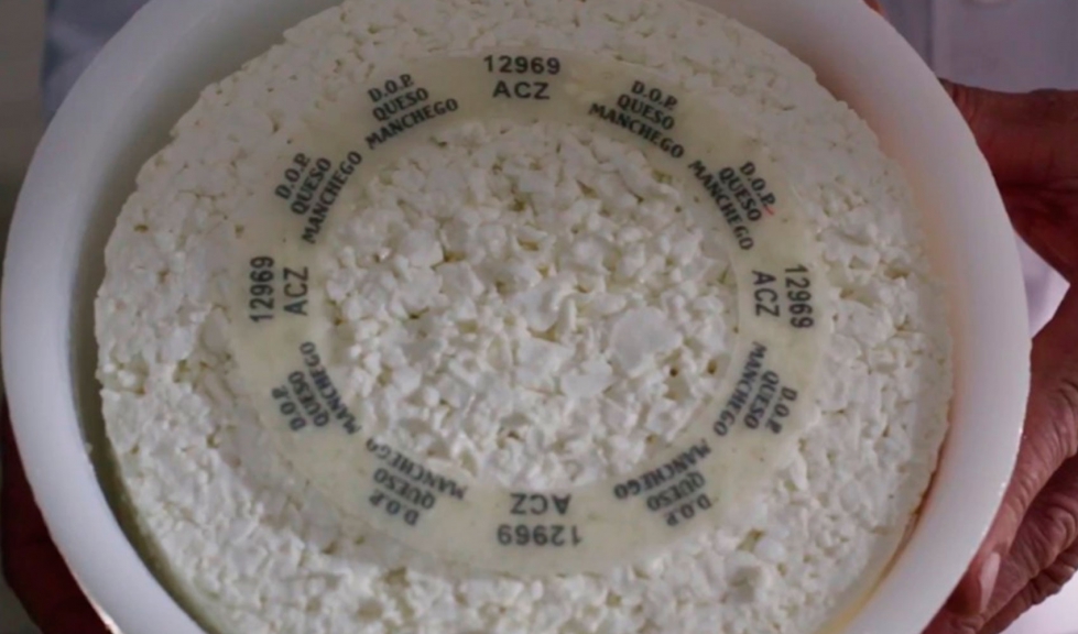 Queso prensado con placa de case�na