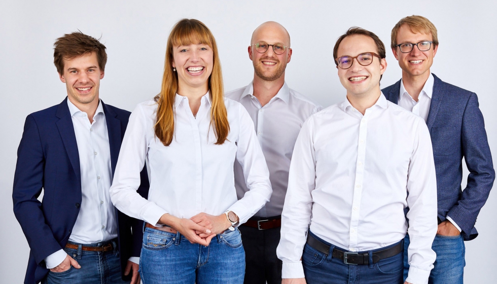Los cofundadores de Kumovis: Stefan Leonhardt, Dr. Miriam Haerst, Alexander Henhammer, Sebastian Pammer, Stefan Fischer (de izquierda a derecha)...