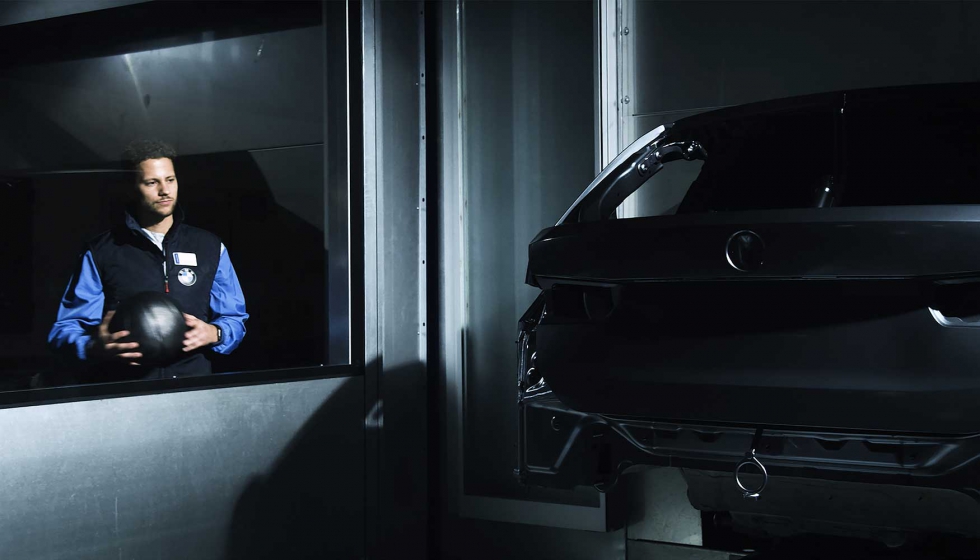 Los expertos en IA de BMW Group analizan de forma automtica cada carrocera para optimizar el proceso de produccin...