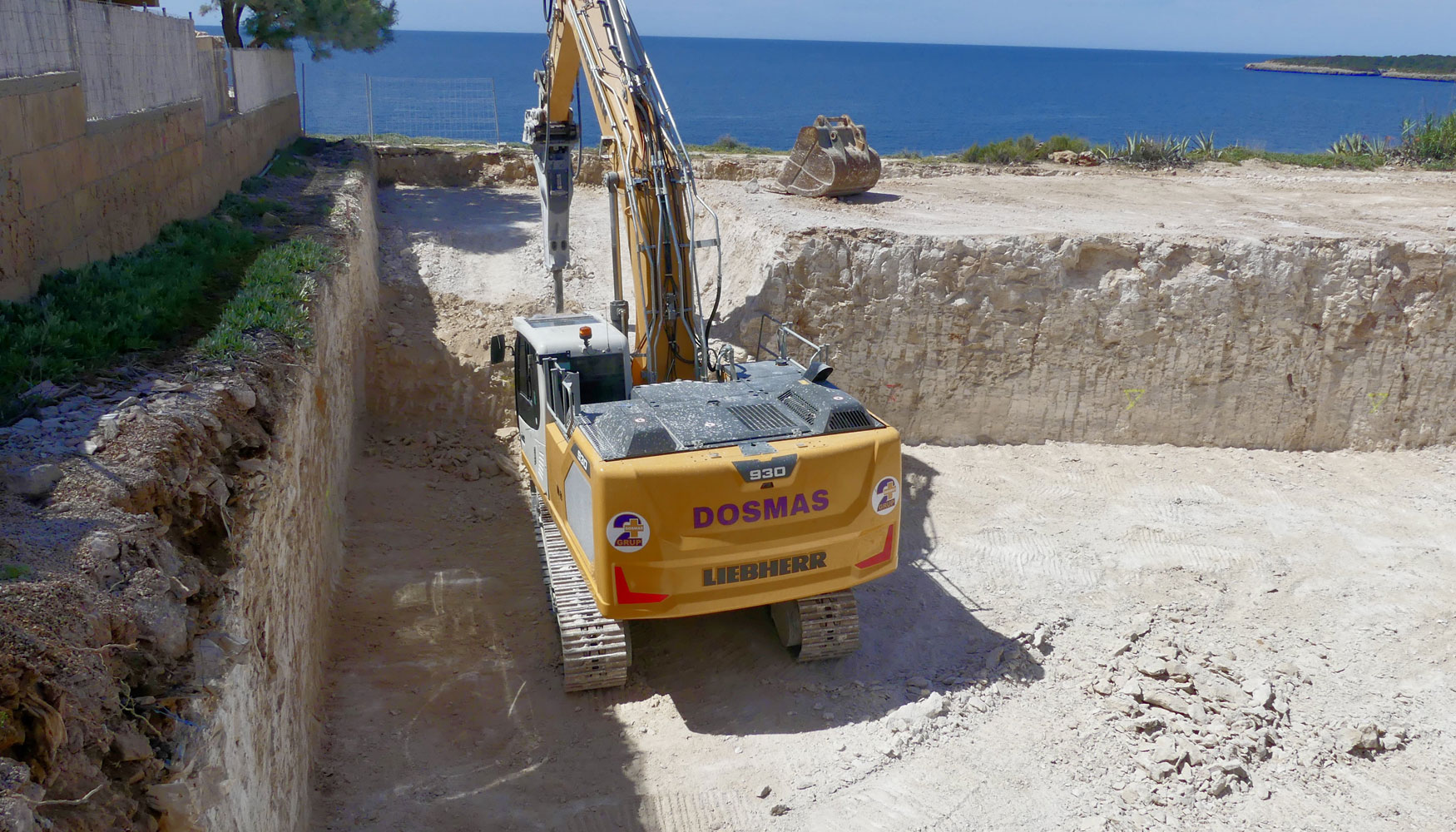 Dos Mas Group invirti en la excavadora sobre cadenas R930 de Liebherr