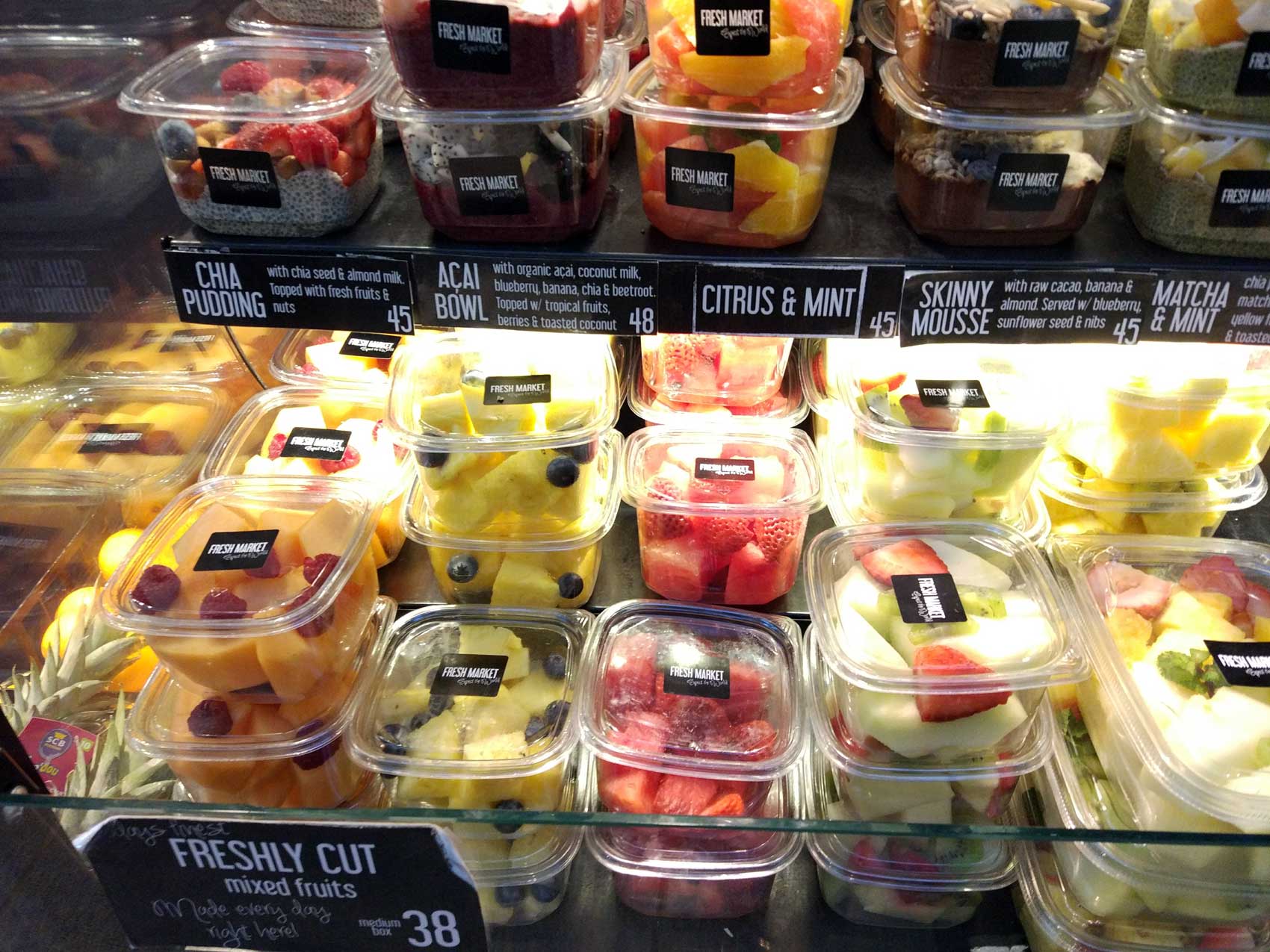 Fotografa 1. Frutas IV gama en el lineal de supermercado