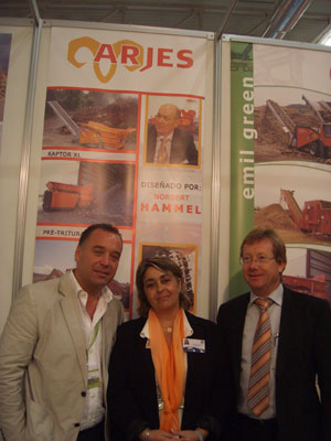 Rosa Villanueva, nueva responsable comercial de Emil Green, junto a Enrique Grau y Gerhard Buhl