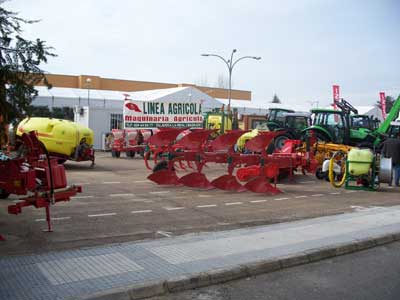 Machinery exhibited in Agroexpo 2008