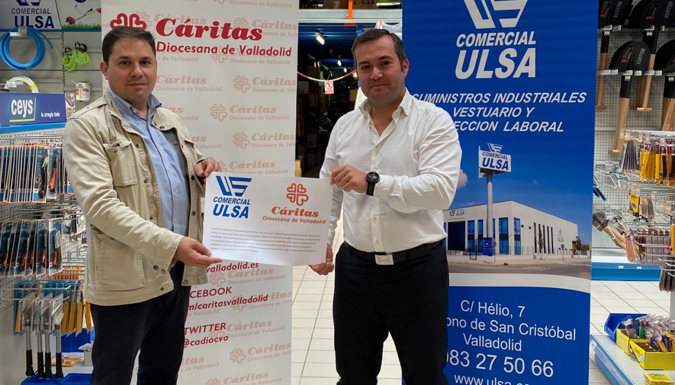 Guenther Eduardo Boelhoff, director de Critas Valladolid (izq.) y Javier Gmez Salamanca, gerente de Comercial Ulsa, formalizan el acuerdo...