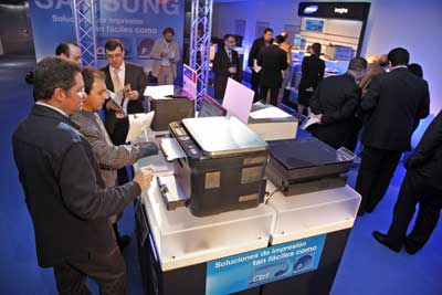 Exhibicin de la gama de producto y soluciones profesionales durante la 'Printing Convention 2009' de Samsung en Segovia...