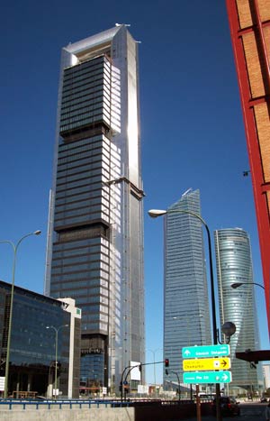 El �rea de Cuatro Torres ha sido uno de los proyectos de oficinas m�s importantes realizado en los �ltimos a�os en Madrid...