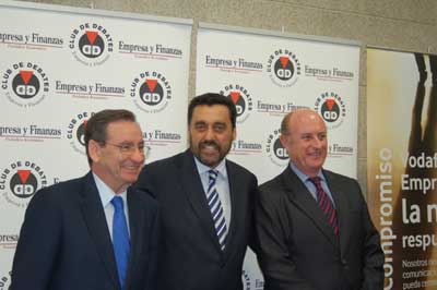 Los presidentes de las Autoridades Portuarias de Vigo, A Corua y Ferrol-San Cibrao participaron ayer en el Club de Debates Empresa y Finanzas...