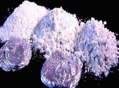 Algunos de los pigmentos RonaFlair son oxicloruros de bismuto en polvo