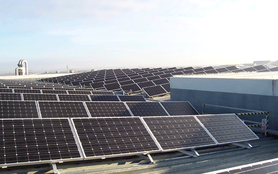 Planta solar foltovotaica instalada por Rotecna en sus instalaciones
