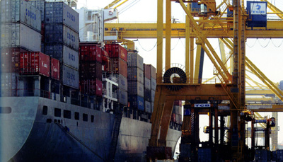 Los datos indican que aproximadamente el 50% de las mercancas del Port de Barcelona se mueven en contenedor
