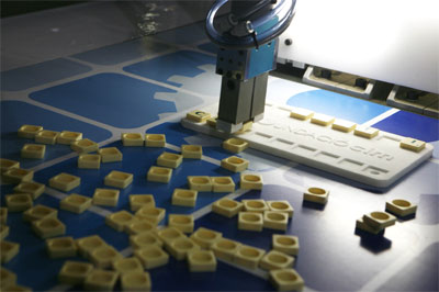 En el espacio Fifec de la feria, un robot retaba a los visitantes a una partida del 'Scrabble'
