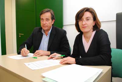 Firma del convenio entre Ibrica Hortofrutcola y Fraternidad-Muprespa