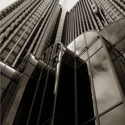 Actualmente existe una disponibilidad del 10% en Madrid que var�a por zonas entre el 3,7% de la zona �prime� y el 15% de la periferia...