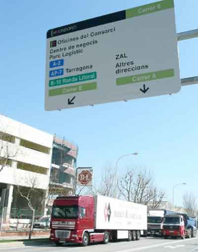 New signs on the estate of the Franca area of Barcelona