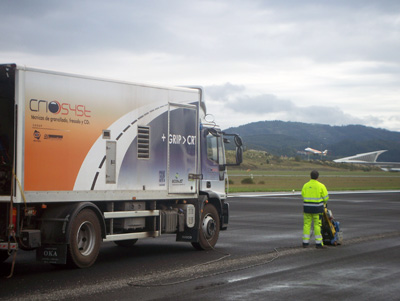 Ejemplo de microfresado en el Aeropuerto de Bilbao...